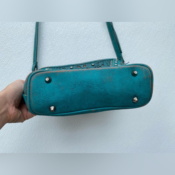 Trinity Ranch Purse - Picture 4 of 11